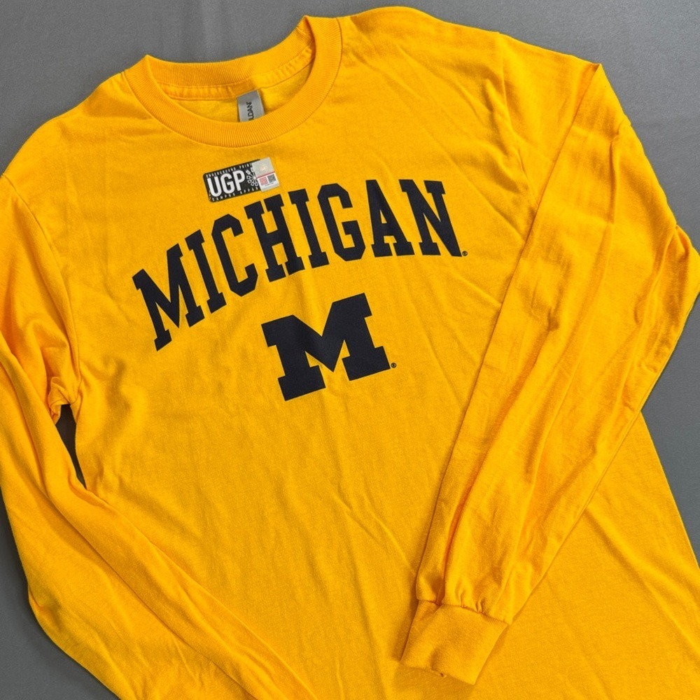 Michigan Wolverines Gildan Heavy Cotton Long Sleeve T-Shirt Yellow Mens‎ Small